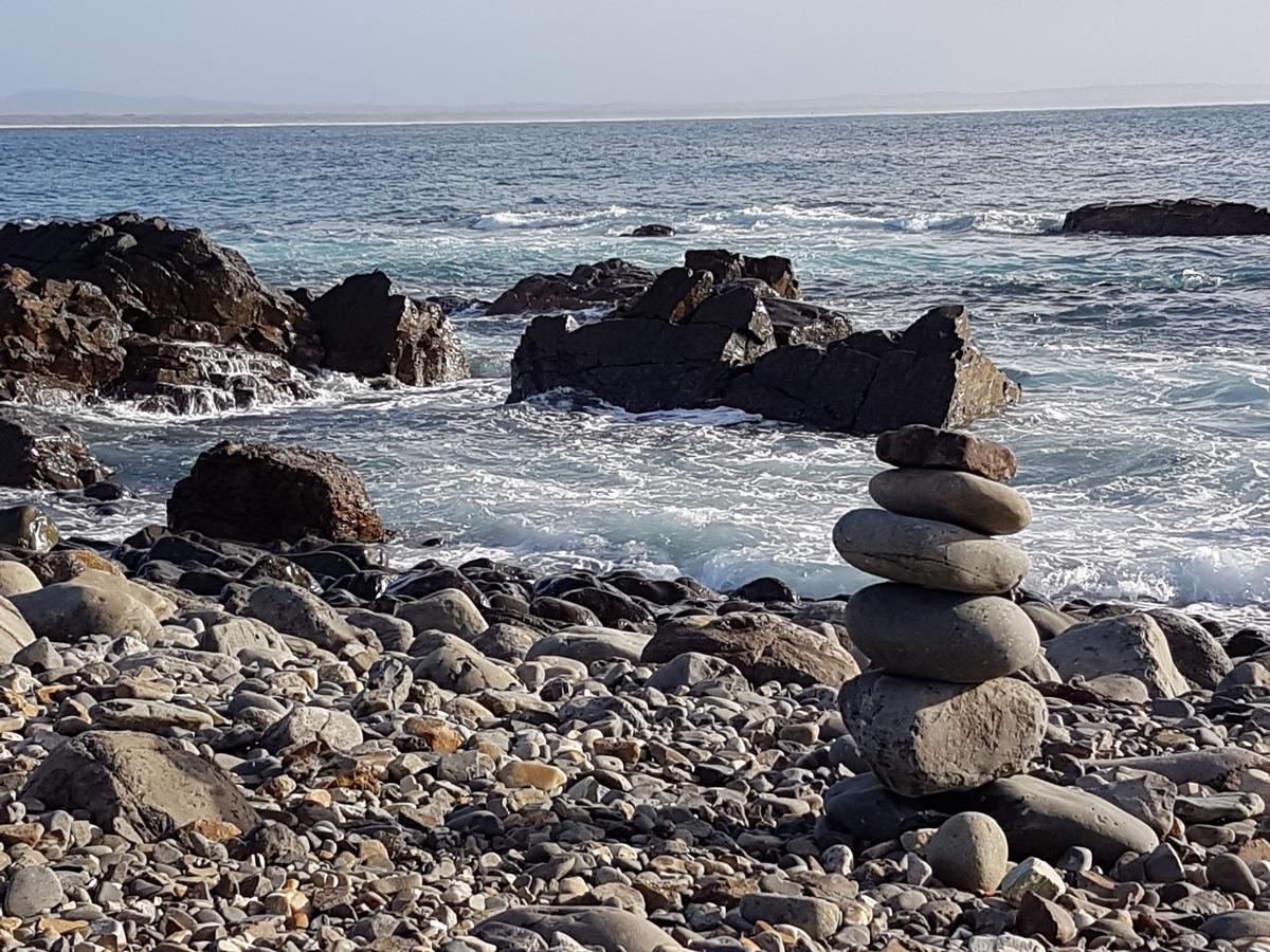 Chill-Out Beachside - Main Beach 포스터 외부 사진